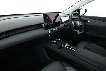 https://vehicle-cdn.autoleague.cloud/32838_1538454_32.jpg