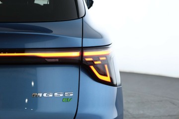 https://vehicle-cdn.autoleague.cloud/32838_1541305_12.jpg