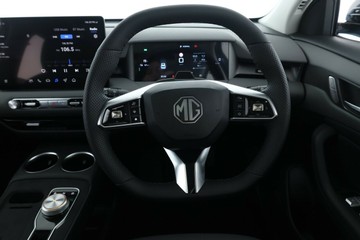 https://vehicle-cdn.autoleague.cloud/32838_1541305_19.jpg