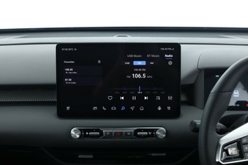 https://vehicle-cdn.autoleague.cloud/32838_1541305_22.jpg