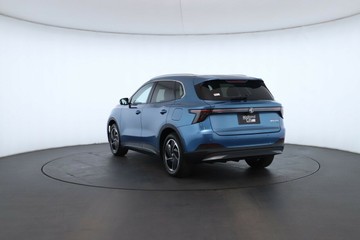 https://vehicle-cdn.autoleague.cloud/32838_1555688_13.jpg