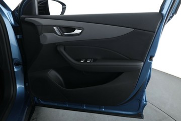 https://vehicle-cdn.autoleague.cloud/32838_1555688_19.jpg