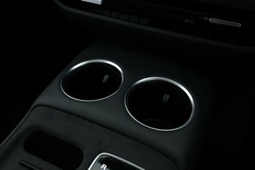 https://vehicle-cdn.autoleague.cloud/32838_1555688_28.jpg