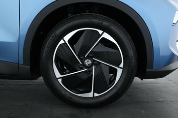 https://vehicle-cdn.autoleague.cloud/32838_1555688_4.jpg