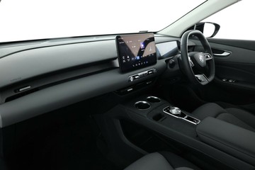 https://vehicle-cdn.autoleague.cloud/32838_1649415_28.jpg