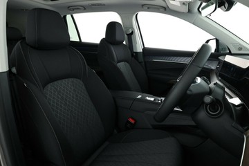 https://vehicle-cdn.autoleague.cloud/32838_1671172_18.jpg