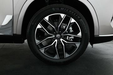 https://vehicle-cdn.autoleague.cloud/32838_1671172_3.jpg