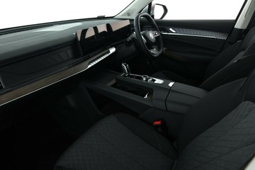 https://vehicle-cdn.autoleague.cloud/32838_1671172_31.jpg