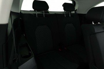 https://vehicle-cdn.autoleague.cloud/32838_1671445_34.jpg