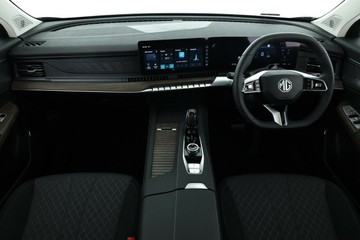 https://vehicle-cdn.autoleague.cloud/32838_1671445_35.jpg
