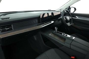 https://vehicle-cdn.autoleague.cloud/32838_1686418_25.jpg