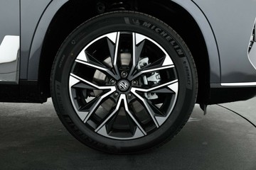 https://vehicle-cdn.autoleague.cloud/32838_1686418_9.jpg