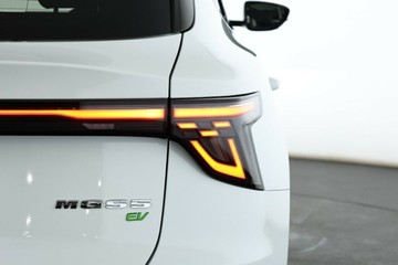 https://vehicle-cdn.autoleague.cloud/32838_1708666_14.jpg