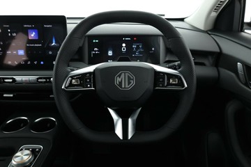https://vehicle-cdn.autoleague.cloud/32838_1708666_19.jpg
