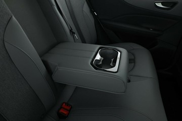 https://vehicle-cdn.autoleague.cloud/32838_1708666_32.jpg
