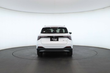 https://vehicle-cdn.autoleague.cloud/32838_1708666_5.jpg