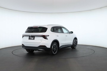 https://vehicle-cdn.autoleague.cloud/32838_1708666_6.jpg