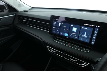 https://vehicle-cdn.autoleague.cloud/32838_172347_22.jpg