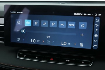 https://vehicle-cdn.autoleague.cloud/32838_172347_24.jpg