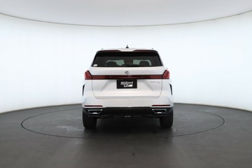 https://vehicle-cdn.autoleague.cloud/32838_1728604_12.jpg
