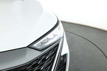 https://vehicle-cdn.autoleague.cloud/32838_1728604_8.jpg