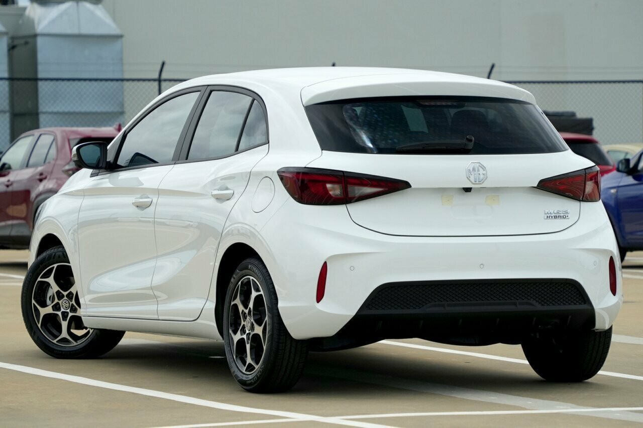 MG Mg3 image 2