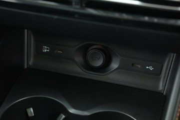 https://vehicle-cdn.autoleague.cloud/32838_173131_29.jpg