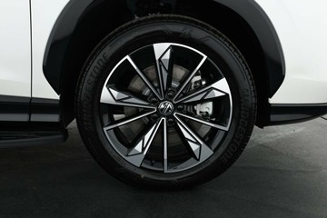 https://vehicle-cdn.autoleague.cloud/32838_173131_3.jpg