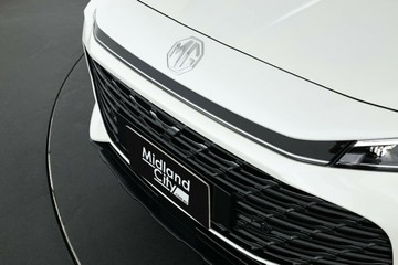 https://vehicle-cdn.autoleague.cloud/32838_173131_8.jpg