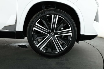 https://vehicle-cdn.autoleague.cloud/32838_1740058_10.jpg