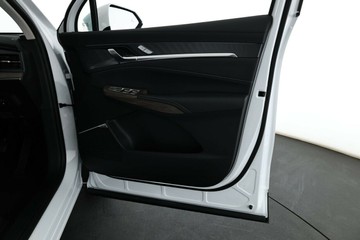 https://vehicle-cdn.autoleague.cloud/32838_1740058_18.jpg