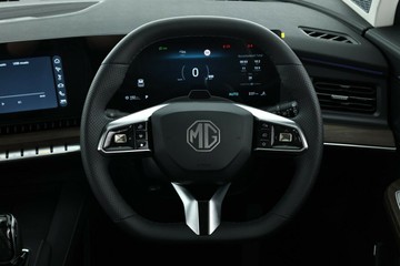 https://vehicle-cdn.autoleague.cloud/32838_1740058_38.jpg