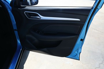https://vehicle-cdn.autoleague.cloud/32838_185216_13.jpg