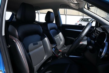 https://vehicle-cdn.autoleague.cloud/32838_185216_14.jpg