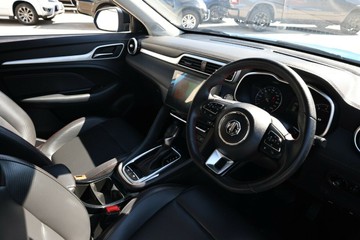 https://vehicle-cdn.autoleague.cloud/32838_185216_15.jpg