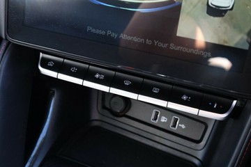 https://vehicle-cdn.autoleague.cloud/32838_185216_21.jpg