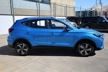 https://vehicle-cdn.autoleague.cloud/32838_185216_3.jpg