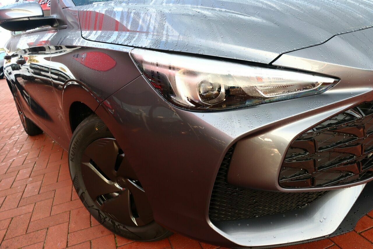 MG Mg3 image 2