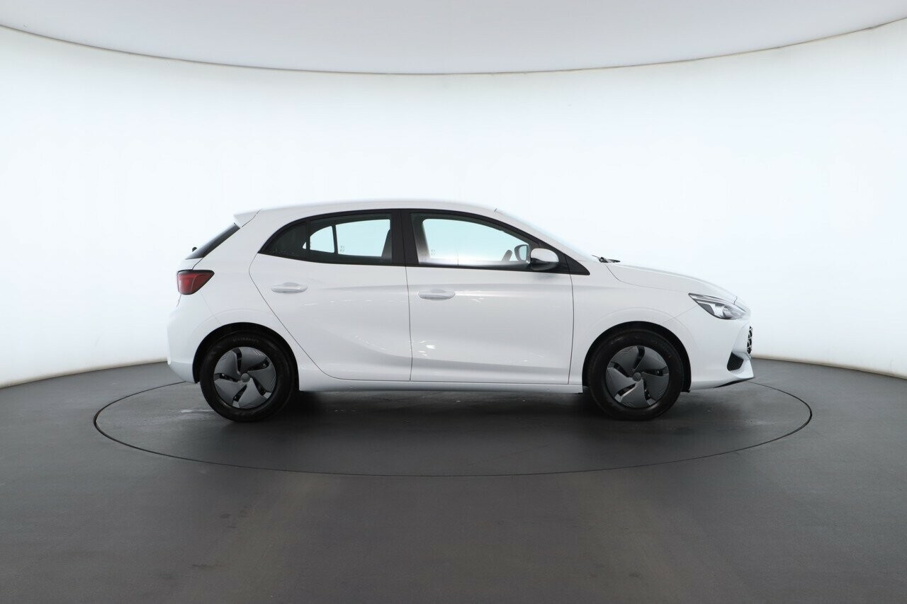 MG Mg3 image 2