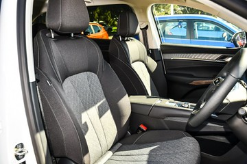https://vehicle-cdn.autoleague.cloud/32838_223742_12.jpg