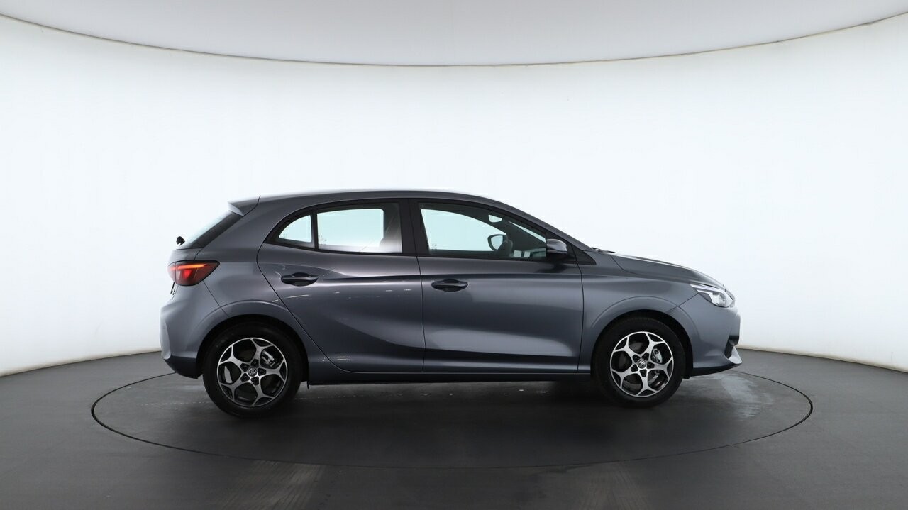 MG Mg3 image 2