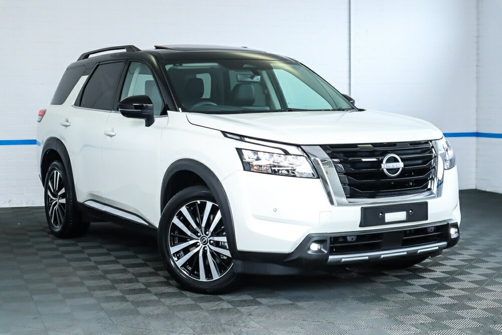 Nissan Pathfinder image 1