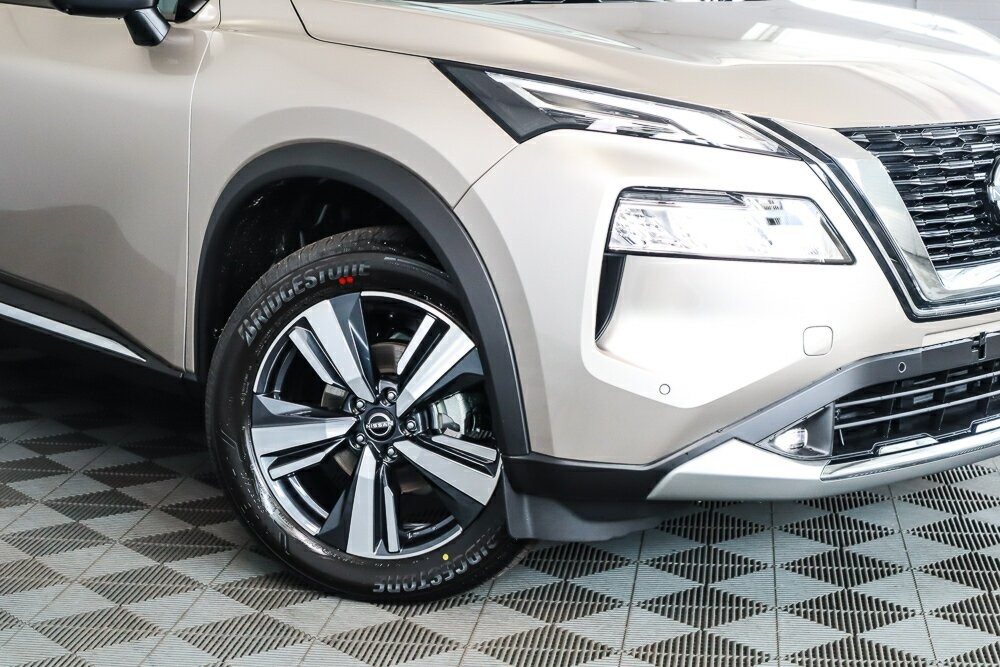 Nissan X-trail image 2