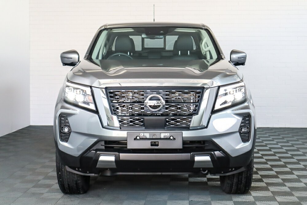 Nissan Navara image 2