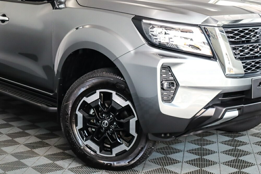 Nissan Navara image 4