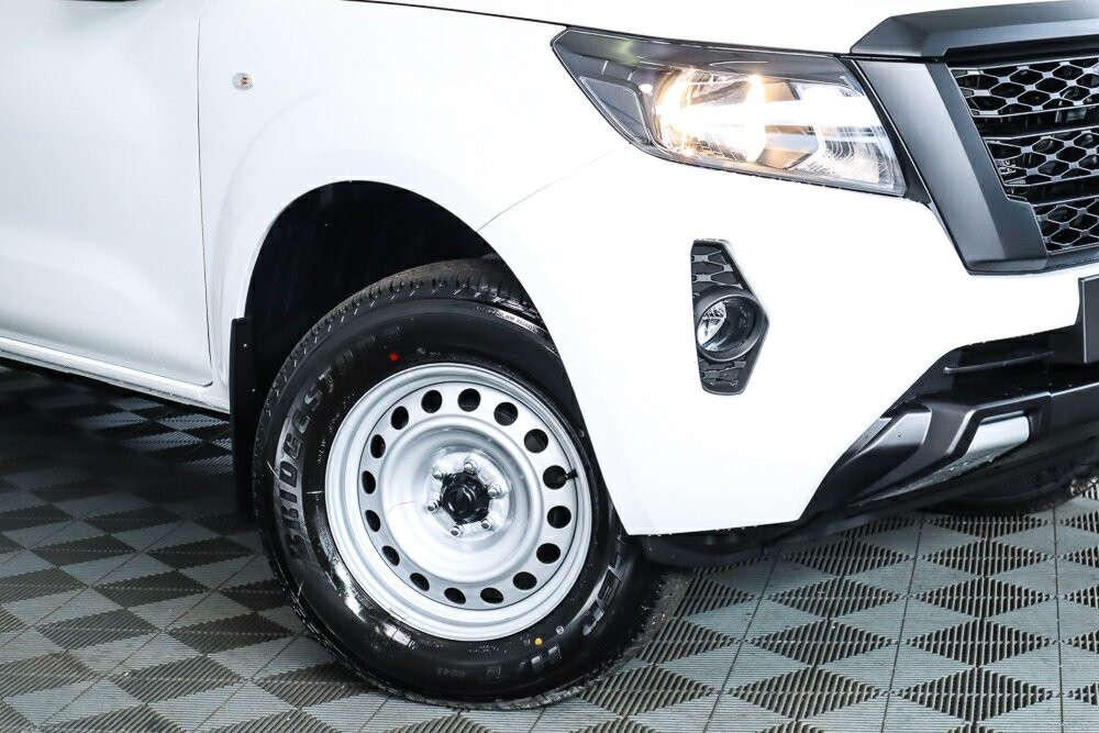 Nissan Navara image 2