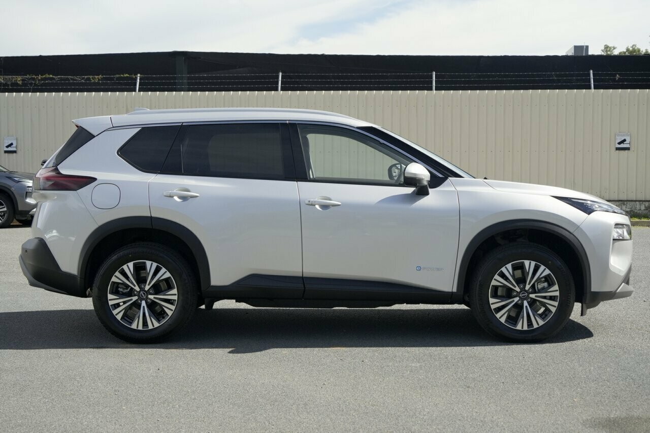 Nissan X-trail image 2