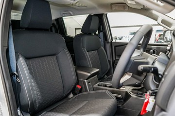 https://vehicle-cdn.autoleague.cloud/33417_2986862_16.jpg