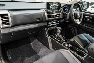 https://vehicle-cdn.autoleague.cloud/33417_2986890_27.jpg