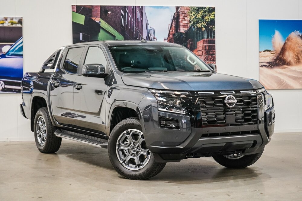 Nissan Navara image 1